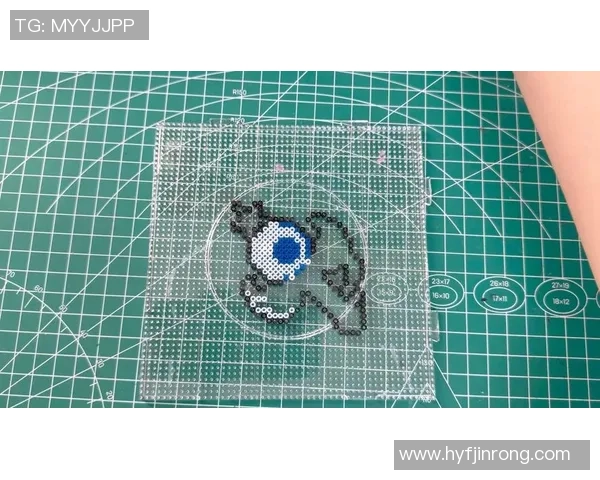 拼豆足球图案的创意设计与制作技巧分享，让你的作品更具个性与魅力